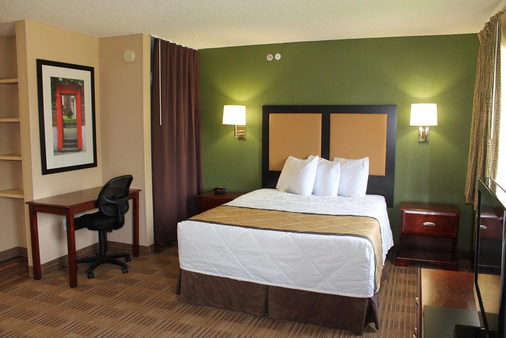 Extended America Select - Houston - Sugar Land