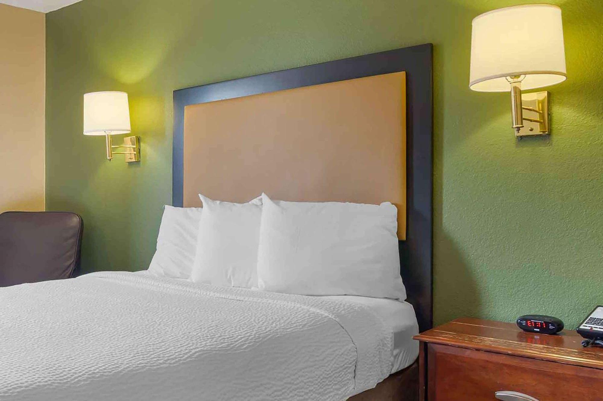 Extended America Select - Houston - Hotel 2*